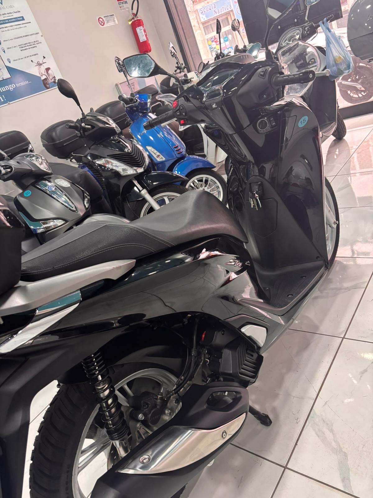 HONDA SH 125 SHINY