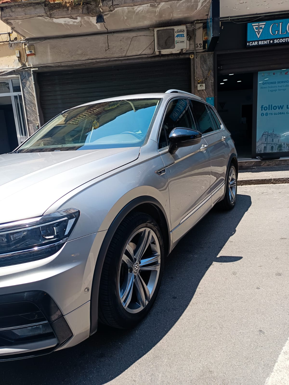 VOLKSWAGEN TIGUAN R-LINE