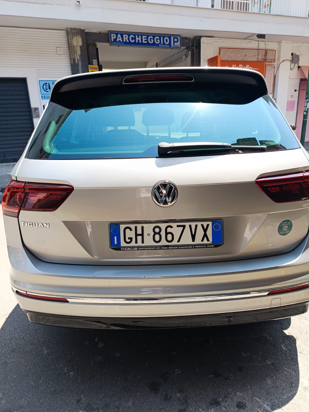 VOLKSWAGEN TIGUAN R-LINE