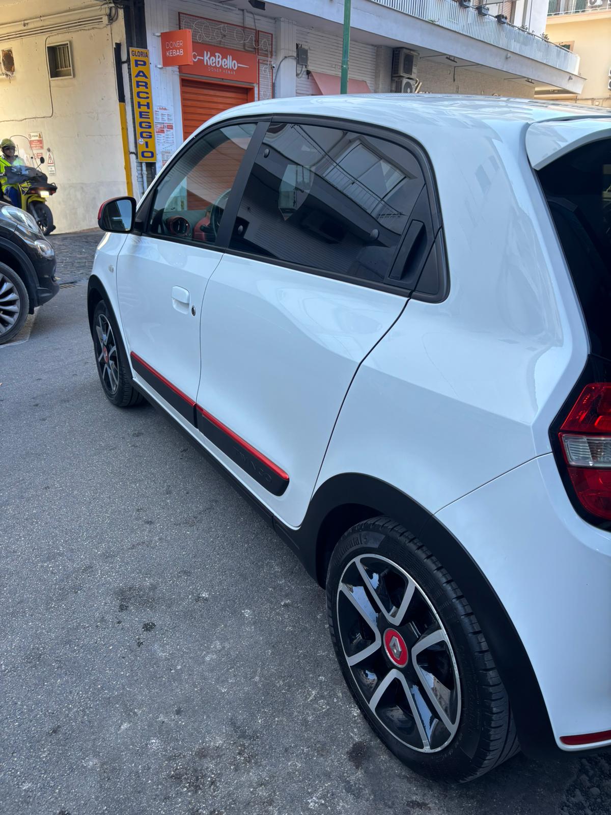 RENAULT TWINGO