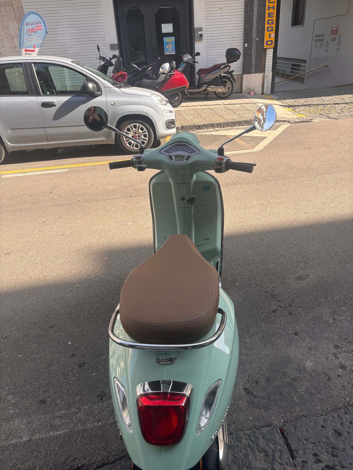 VESPA PRIMAVERA 125 COLORE AMABILE