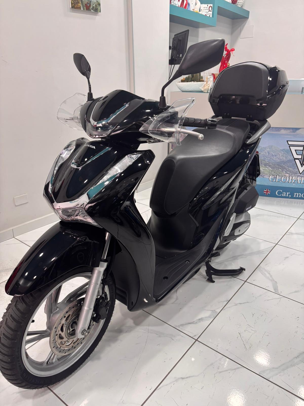 HONDA SH 125 SHINY
