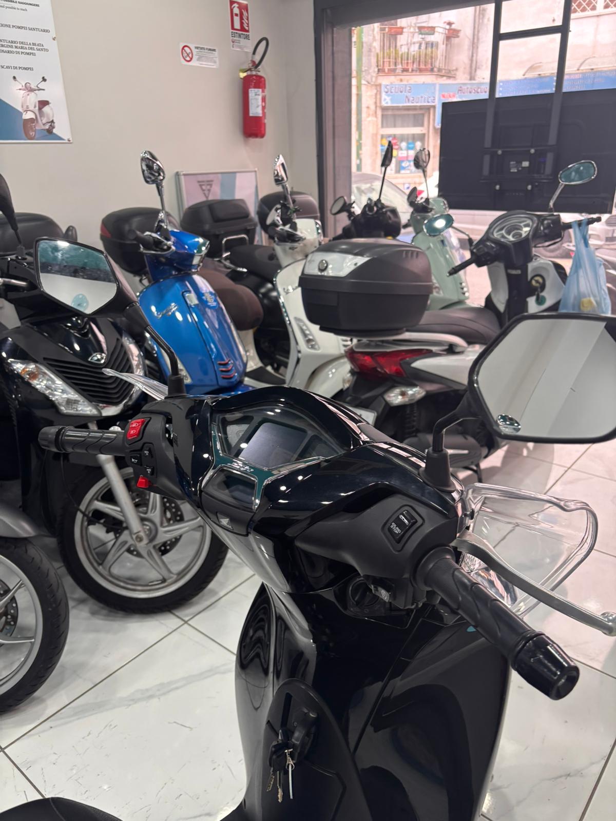 HONDA SH 125 SHINY