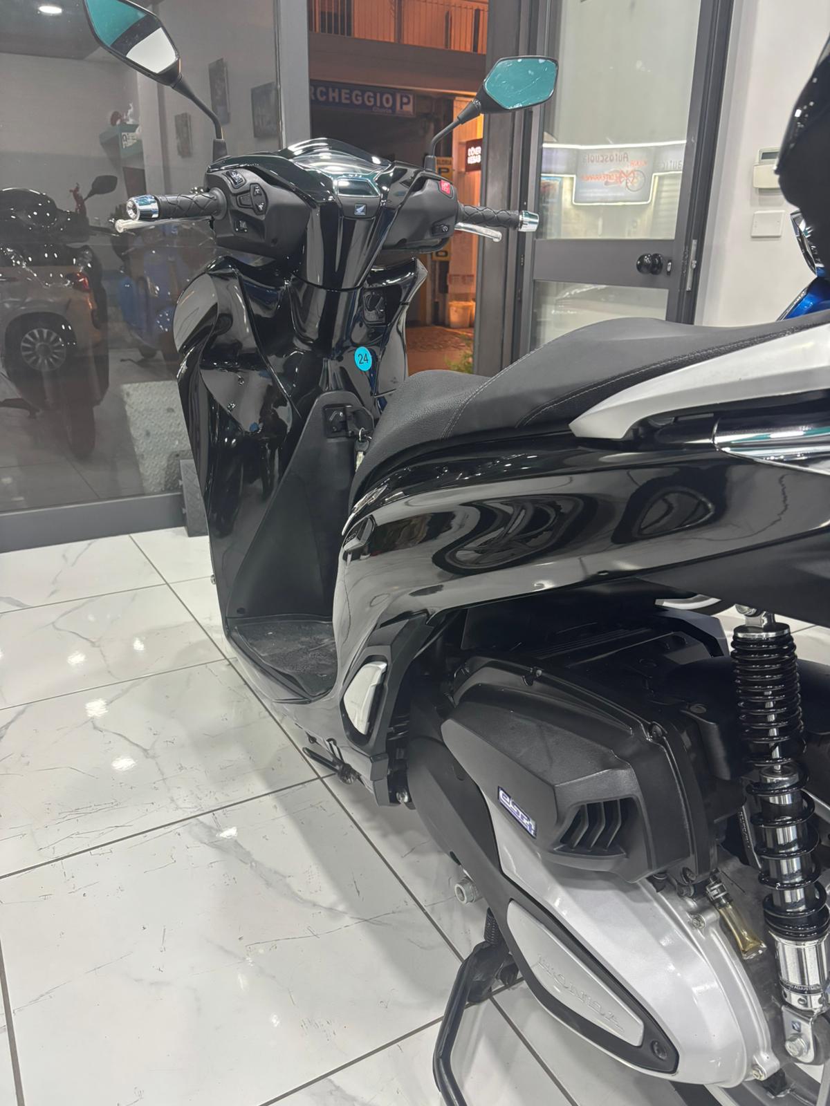 Honda sh 350
