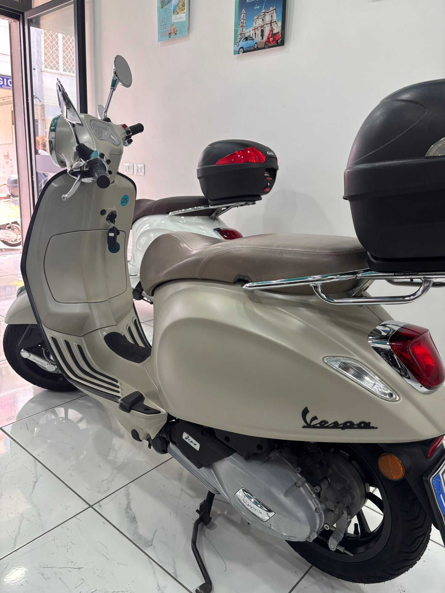 VESPA PRIMAVERA color SAFARI