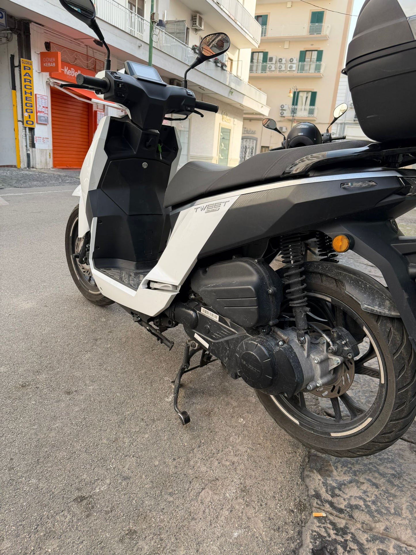 PEUGEOT TWEET 125